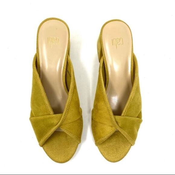 CAbi Midas Marigold Mustard Suede Mules - Size 7 - Picture 2 of 7
